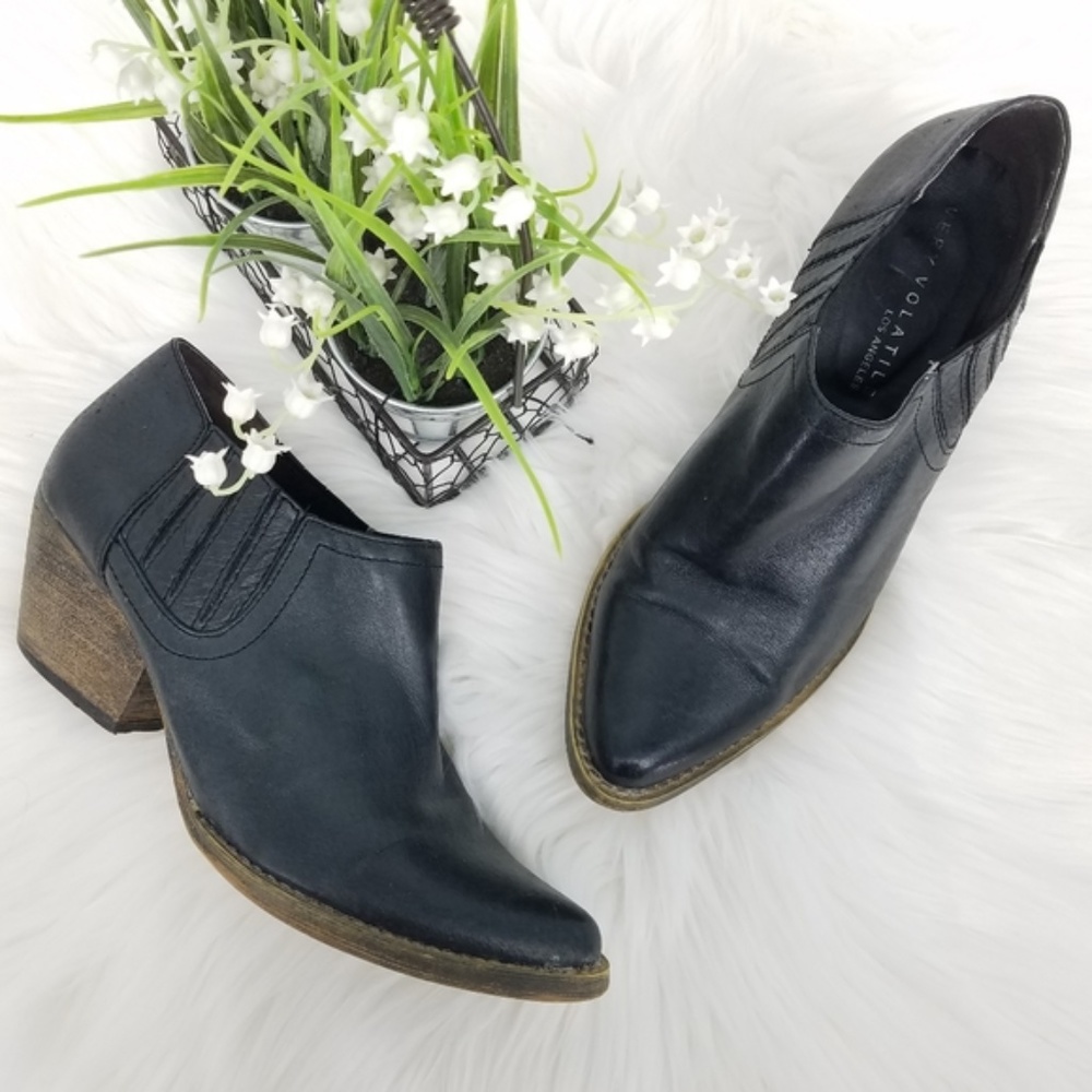 Very Volatile Jackson Black Leather Ankle Boot